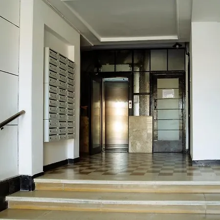 Sunny 3br Midtown Flat - Amazing View Balcony Апартаменты Бухарест