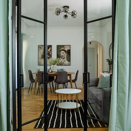 Sunny 3br Midtown Flat - Amazing View Balcony Bükreş
