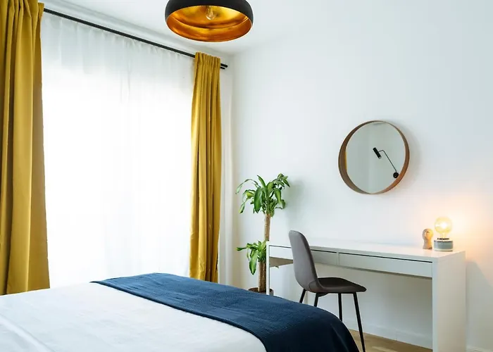 Daire Sunny 3br Midtown Flat - Amazing View Balcony Bükreş
