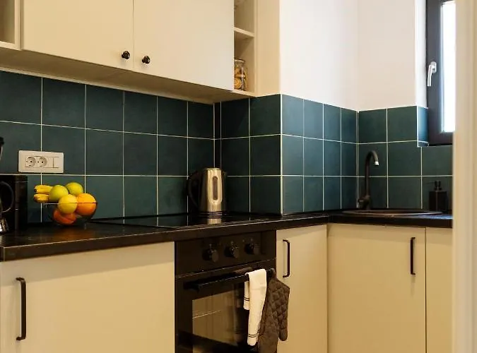 Daire Sunny 3br Midtown Flat - Amazing View Balcony Bükreş