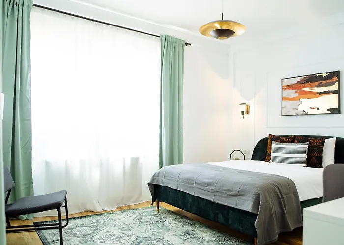 Sunny 3br Midtown Flat - Amazing View Balcony Bükreş