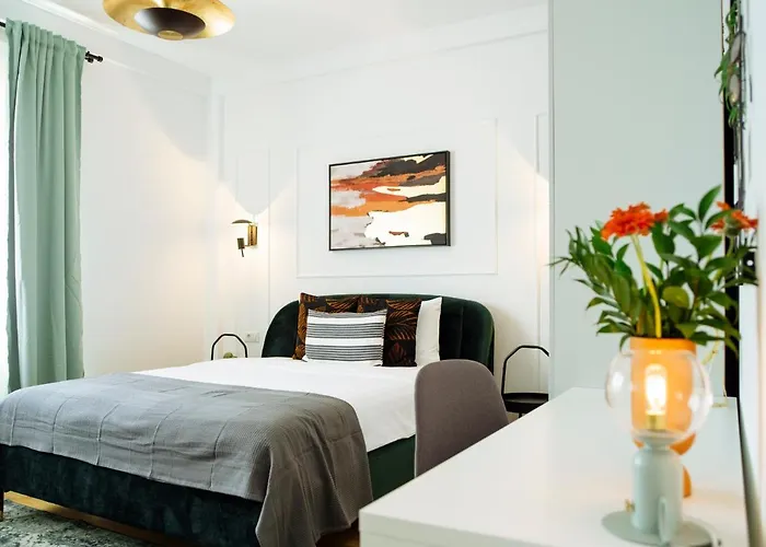 Sunny 3br Midtown Flat - Amazing View Balcony Daire