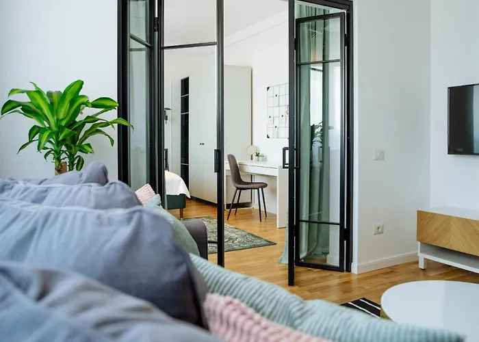 Sunny 3br Midtown Flat - Amazing View Balcony Daire Bükreş