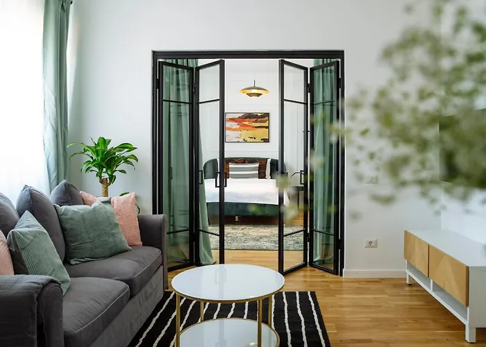 Daire Sunny 3br Midtown Flat - Amazing View Balcony