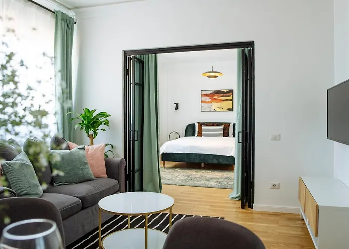 Sunny 3br Midtown Flat - Amazing View Balcony * Bükreş