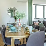 Sunny 3br Midtown Flat - Amazing View Balcony *