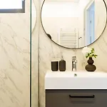 Apartament Sunny 3br Midtown Flat - Amazing View Balcony
