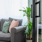 Sunny 3br Midtown Flat - Amazing View Balcony Apartament *