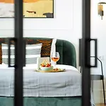 Sunny 3br Midtown Flat - Amazing View Balcony