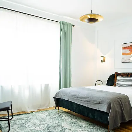 Sunny 3br Midtown Flat - Amazing View Balcony בוקרשט