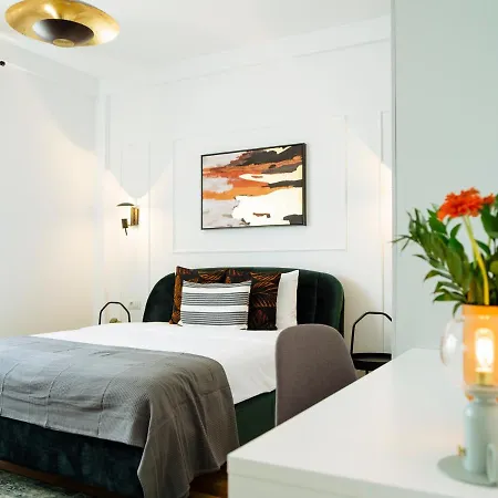 Sunny 3br Midtown Flat - Amazing View Balcony Appartement