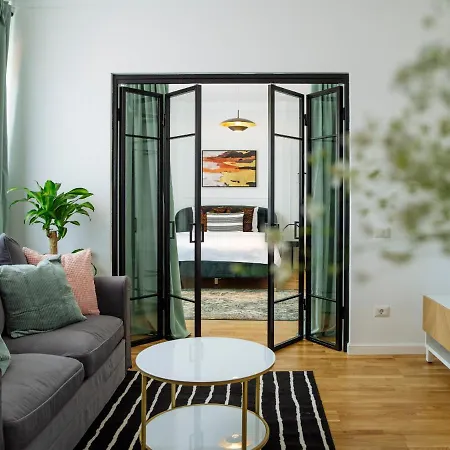 Daire Sunny 3br Midtown Flat - Amazing View Balcony