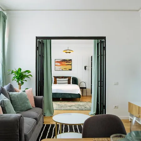 Sunny 3br Midtown Flat - Amazing View Balcony Appartement