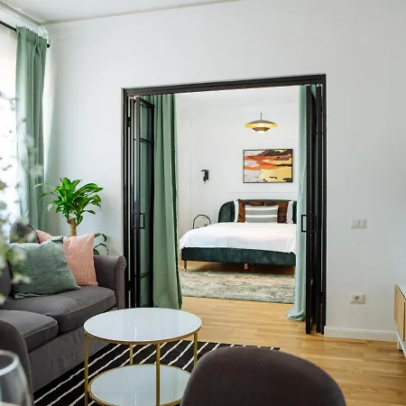 Sunny 3br Midtown Flat - Amazing View Balcony * Bükreş
