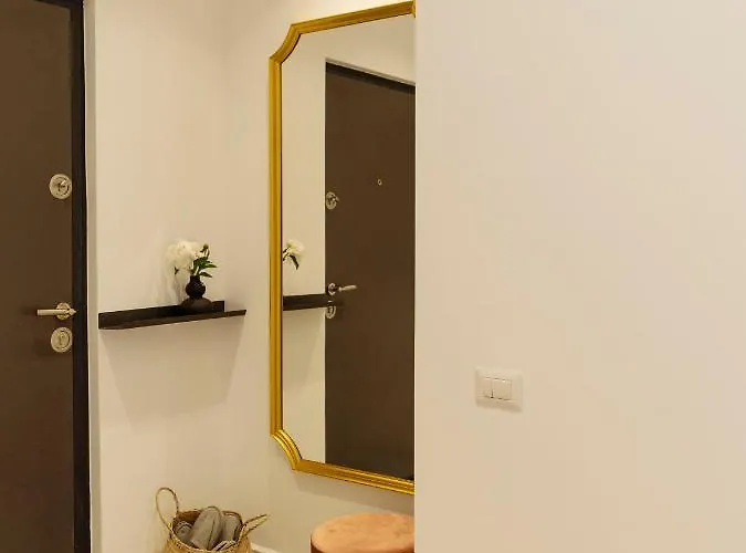 Sunny 3br Midtown Flat - Amazing View Balcony Daire
