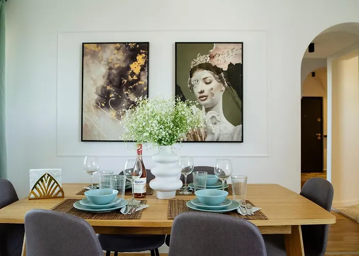 Sunny 3br Midtown Flat - Amazing View Balcony * Bukarest