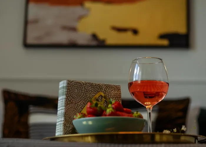 Sunny 3br Midtown Flat - Amazing View Balcony Lägenhet Bukarest