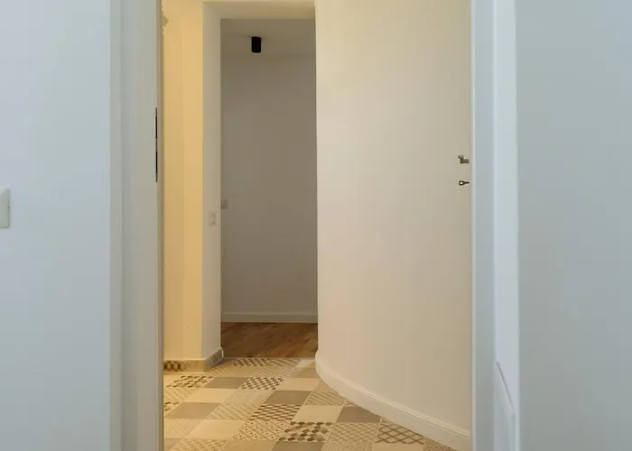 Sunny 3br Midtown Flat - Amazing View Balcony