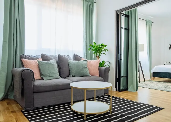 Sunny 3br Midtown Flat - Amazing View Balcony Daire Bükreş