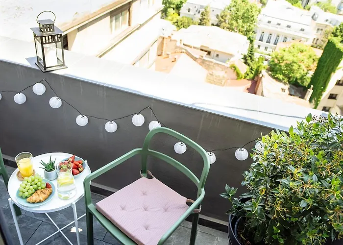 Sunny 3br Midtown Flat - Amazing View Balcony Bükreş