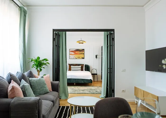 Sunny 3br Midtown Flat - Amazing View Balcony شقة