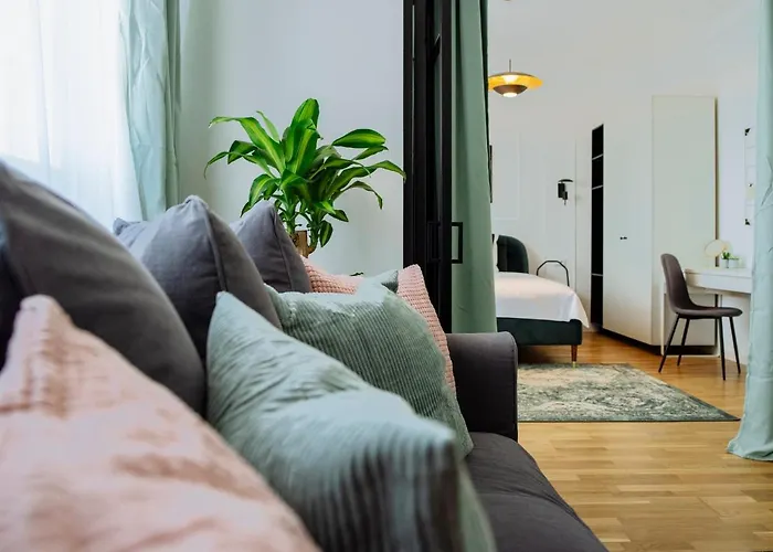 Daire Sunny 3br Midtown Flat - Amazing View Balcony *