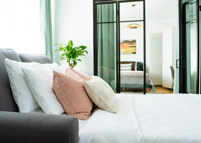 Sunny 3br Midtown Flat - Amazing View Balcony * بوخارست