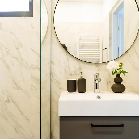 Apartment Sunny 3br Midtown Flat - Amazing View Balcony