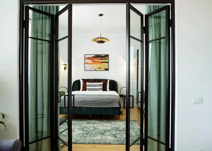 Sunny 3br Midtown Flat - Amazing View Balcony Lejlighed