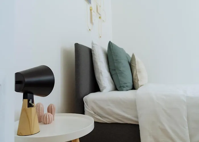 Lejlighed Sunny 3br Midtown Flat - Amazing View Balcony Bukarest