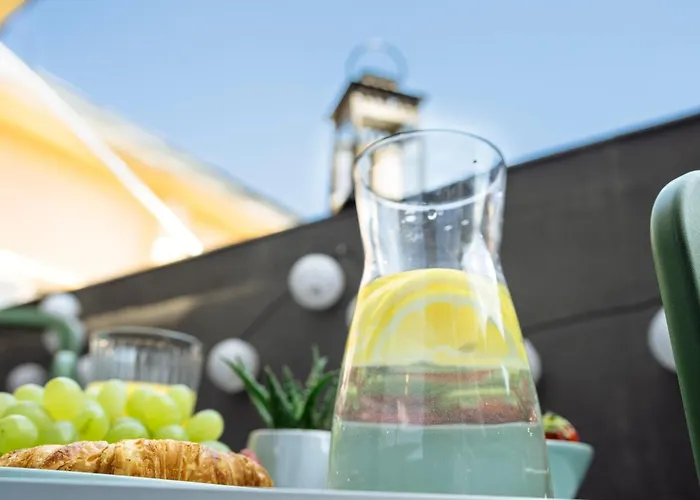 Lejlighed Sunny 3br Midtown Flat - Amazing View Balcony Bukarest