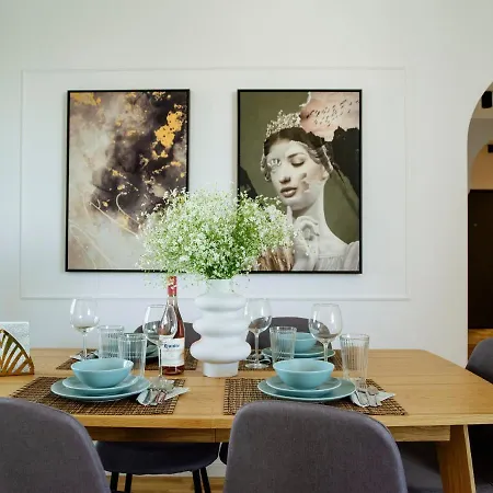 Sunny 3br Midtown Flat - Amazing View Balcony * Бухарест