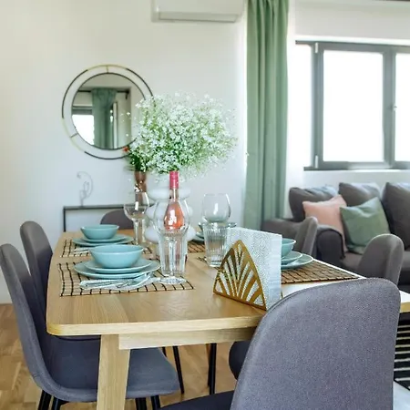 Sunny 3br Midtown Flat - Amazing View Balcony *