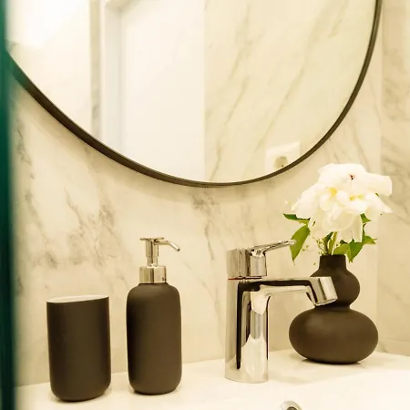 Sunny 3br Midtown Flat - Amazing View Balcony Appartamento