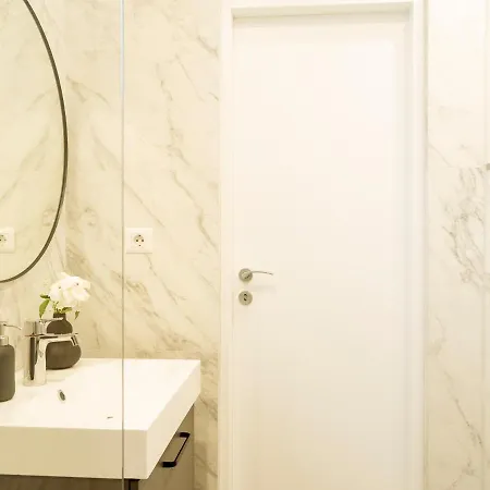 Sunny 3br Midtown Flat - Amazing View Balcony Appartamento *