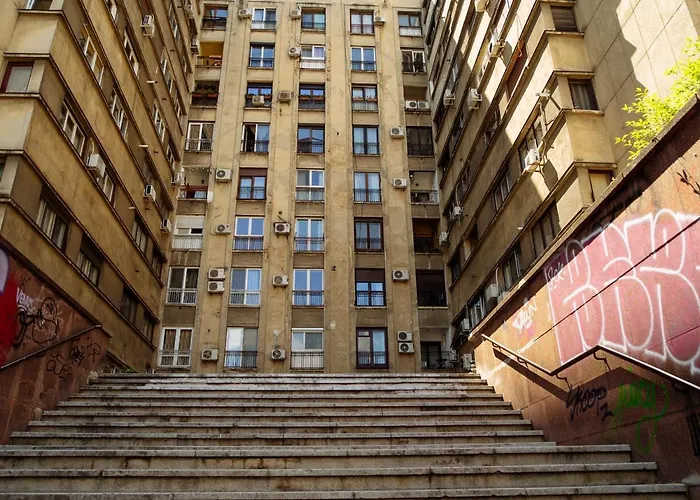 Апартаменти Sunny 3br Midtown Flat - Amazing View Balcony Бухарест